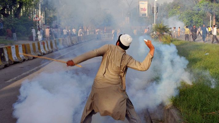 Telediario 1 - Ola de protestas en Pakistán el día antes de la oración