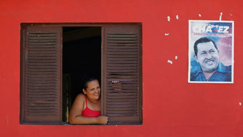 Amplia ventaja de Hugo Chávez a dos semanas de las elecciones