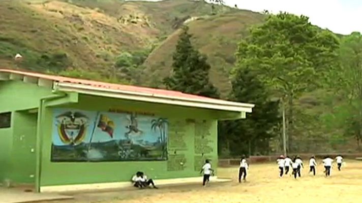 Telediario 1 - Toribío, una de las zonas más afectadas del conflicto colombiano