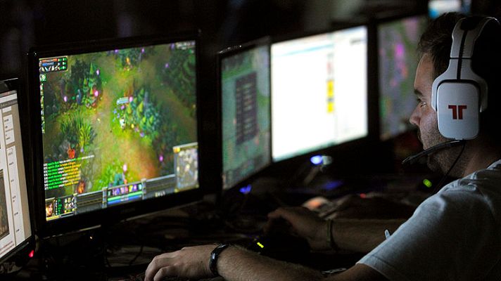 Telediario 1 - Valencia acoge el Dreamhack, el festival de videojuegos más importante de Europa