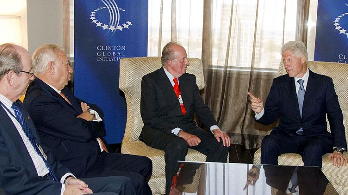 Telediario 1 - Clinton confía en España