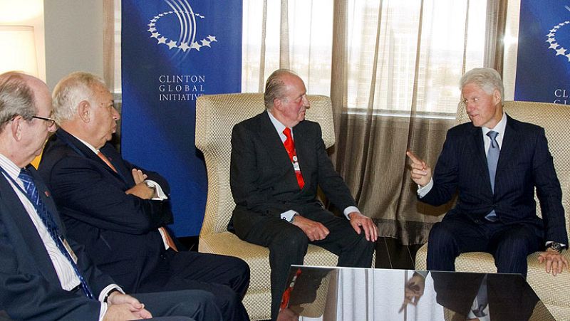 Clinton muestra al rey su confianza en España