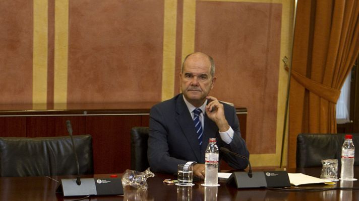 Informativo 24h - Manuel Chaves asegura que, en "ningún momento", su Gobierno  avaló o aprobó alguna medida "irregular o ilegal"