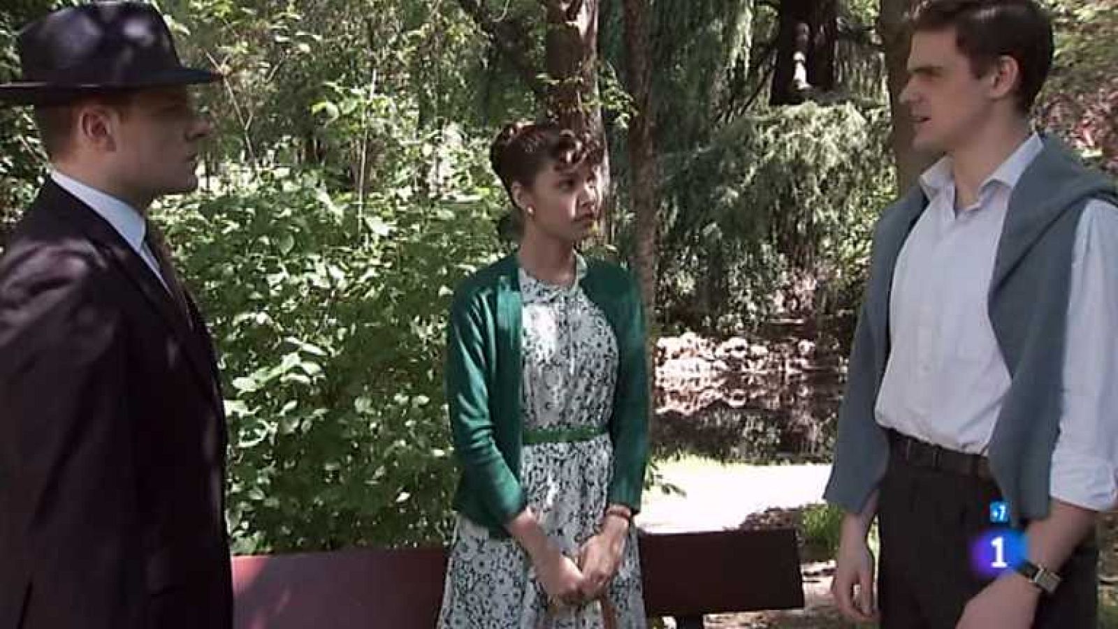 Amar en tiempos revueltos - T7 - Capítulo 220 - Aurelia sigue indispuesta y Asunción la cubre - Aurelia sigue indispuesta y Asunción la cubre - Ver ahora