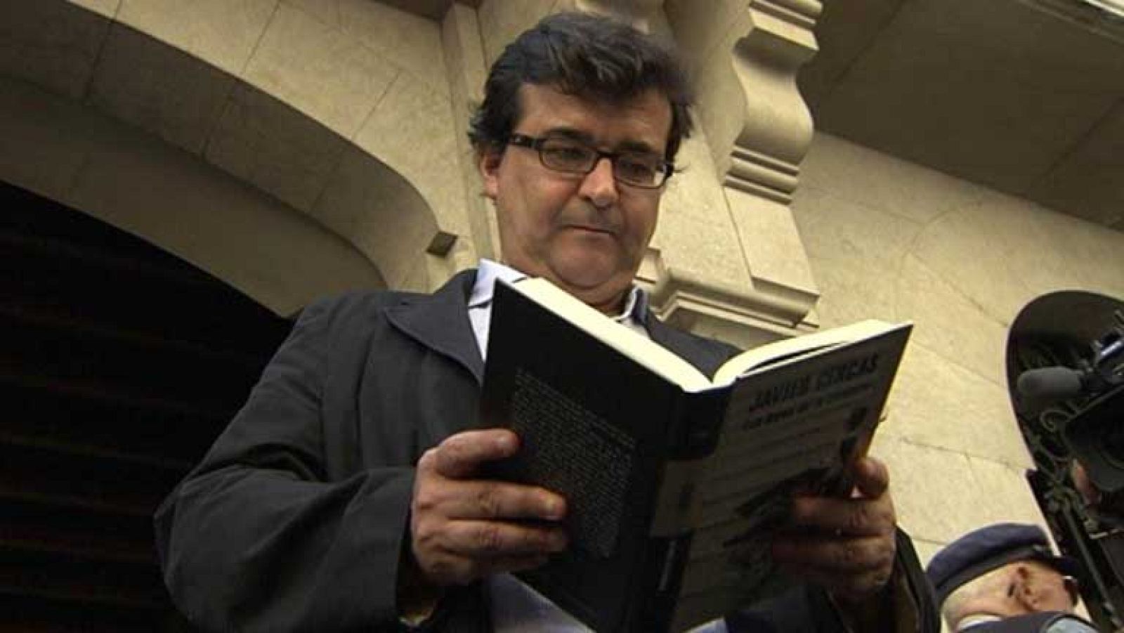 "Las leyes de la frontera", la última novela de Javier Cercas