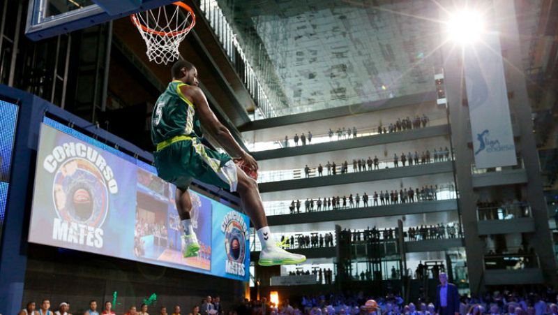 La Liga Endesa levanta el telón con el espectáculo de los triples y mates | Ver