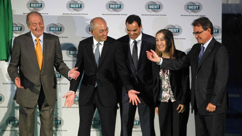 Mas declina ponerse junto al rey en el acto de inauguración de la nueva terminal de contenedores en el Puerto de Barcelona | Ver