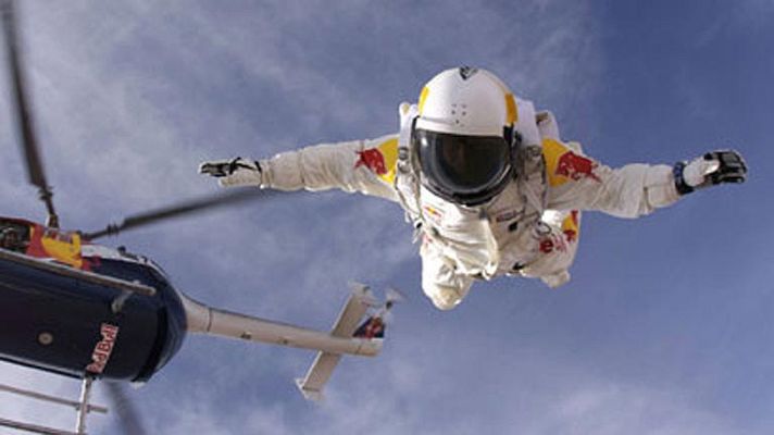 Telediario 1 - Un salto estratosférico y ultrasónico