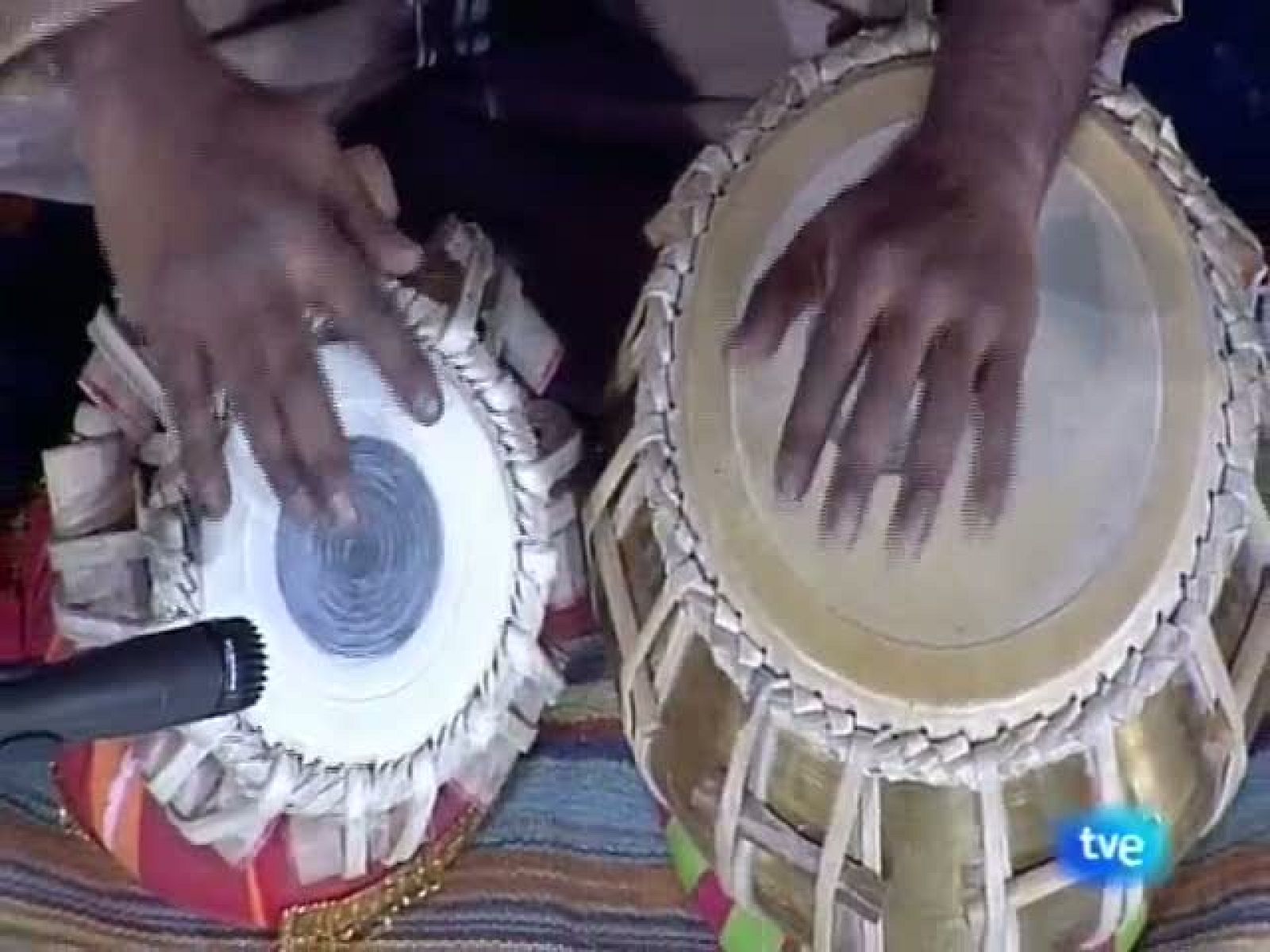 Ara Malikian Ensemble-La danza de la felicidad - Pizzicato | Ver