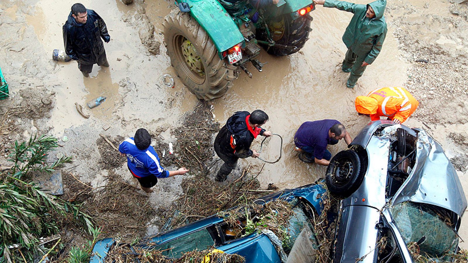 Una mujer muere por las fuertes lluvias de Málaga que obligan al desalojo de más de 5.000 personas - Informativo 24h | Ver