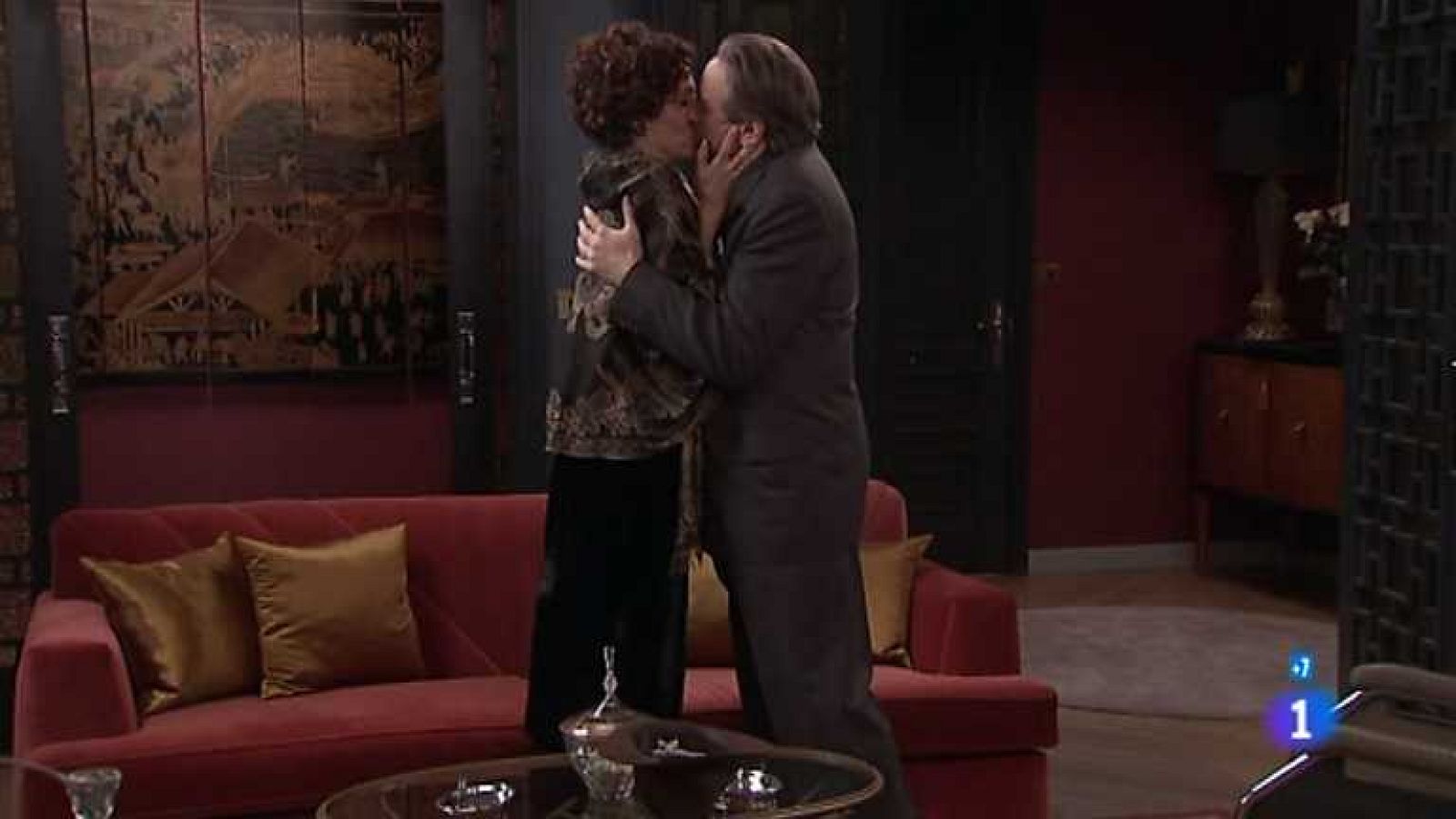 Amar en tiempos revueltos - T7 - Capítulo 223 - Armenteros abronca a Amina por haber amparado las veleidades de Cecilia - Ver ahora