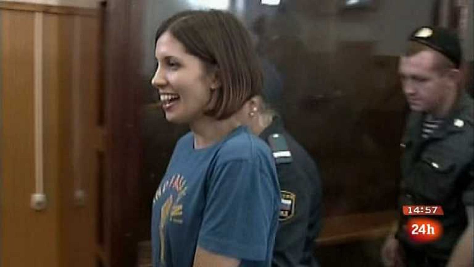 Cámara abierta 2.0 - El fenómeno Pussy Riot, Adtriboo, el bloguero y corredor Santi Palillo, y Ángeles Caso en 1minutoCOM - 29/10/12 - Ver ahora