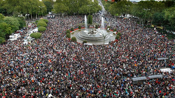 Informativo 24h - Cientos de personas se concentran frente al Congreso en una manifestación "ilegal"