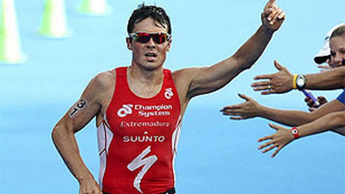 Telediario 1 - Gómez Noya logra la plata en Yokohama