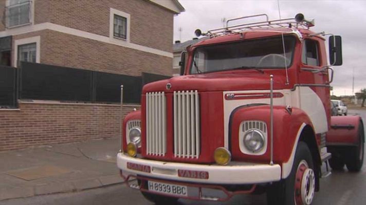 Telediario 1 - Aficionados al camión clásico