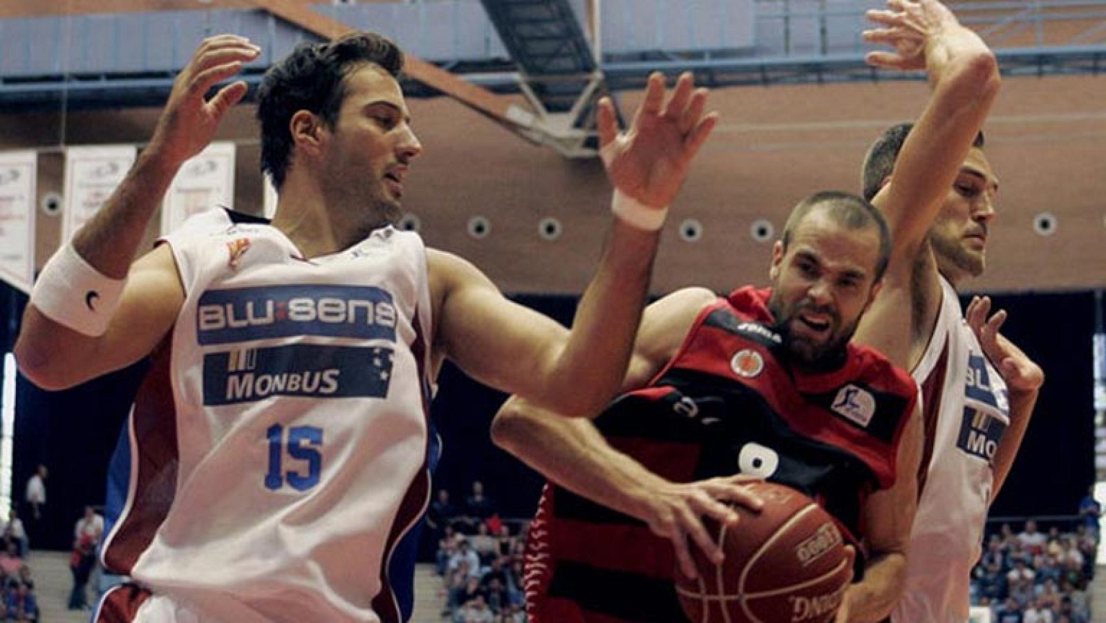 Blusens Monbus 83-78 Assignia Manresa