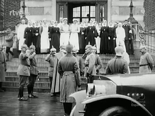 1914 - GUILLERMO II CON LAS TROPAS DEL OESTE