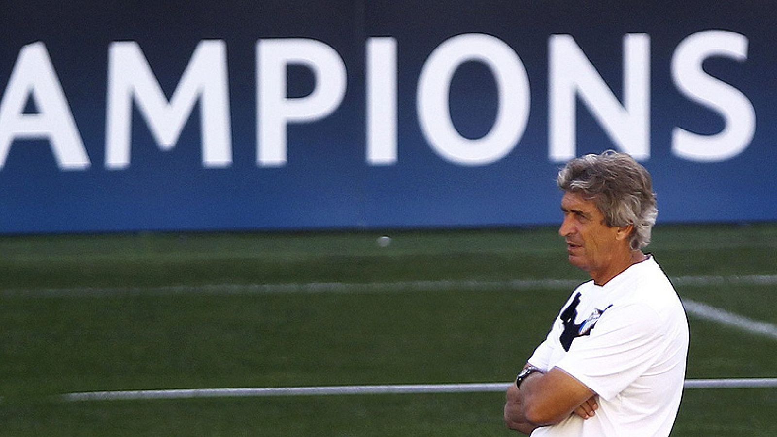 400 aficionados del Málaga han acompañado al equipo de Pellegrini a Bruselas con el objetivo de que se consiga la segunda victoria frente al Anderlecht.