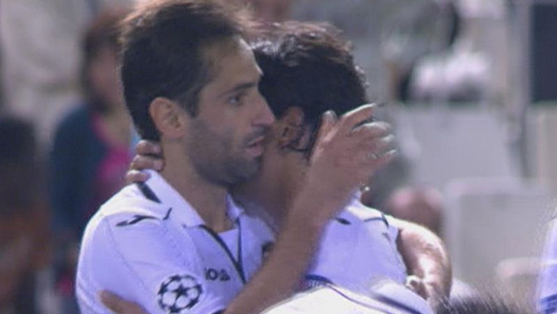 El delantero valencianista Jonas ha adelantado a su equipo ante el Lille en el minuto 37 de juego, en el encuentro correspondiente a Champions League.