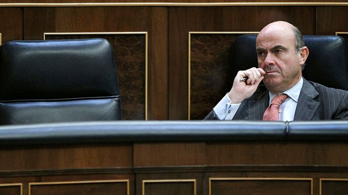 Telediario 1 - De Guindos explica ante el Congreso el informe sobre las necesidades de la banca española