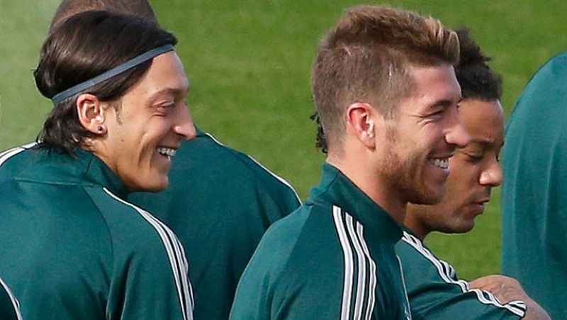 Ramos se reúne con sus compañeros para aunar fuerzas ante el Ajax