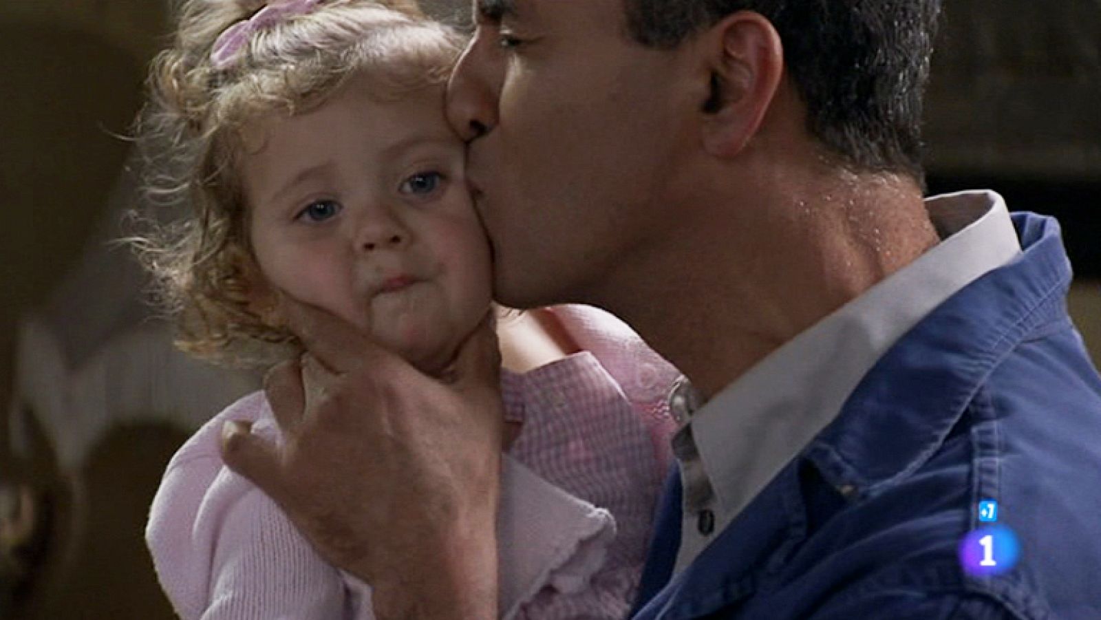 Amar - Said por fin puede abrazar a su hija