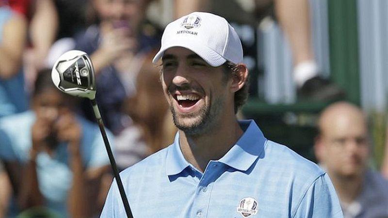El exnadador estadounidense Michael Phelps se ha retirado de las piscinas pero podría tener su futuro en el golf a tenor del golpe que consiguió a más de 50 metros.