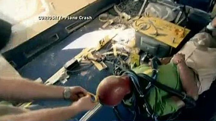 Los desayunos - Discovery Channel "estrella" un Boeing 727 en un simulacro aéreo para grabar un documental
