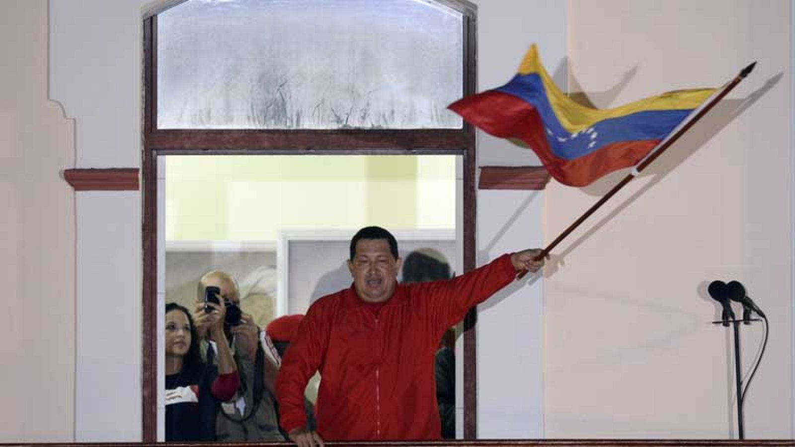 Hugo Chávez revalida su mandato en Venezuela seis años más