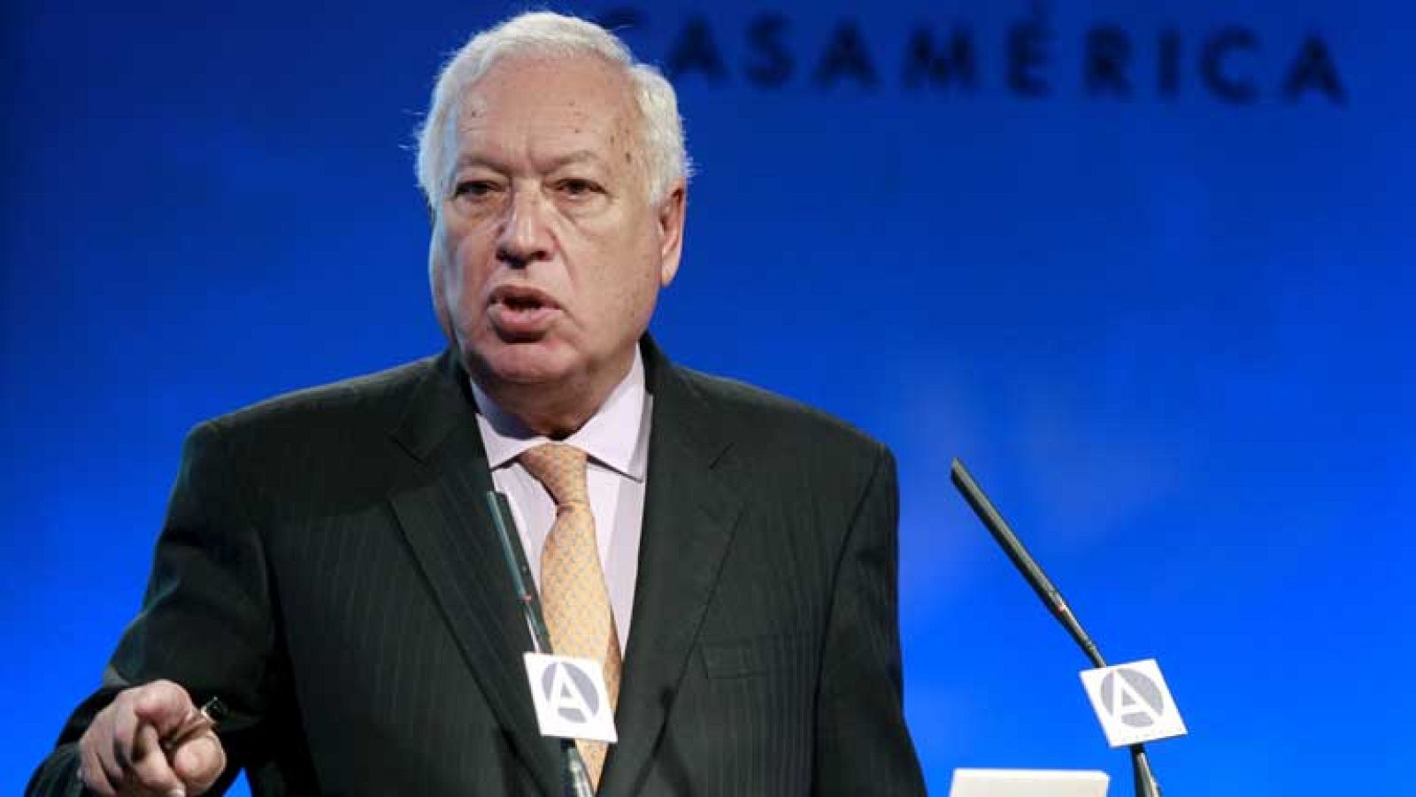 Margallo cree que lo ocurrido en el Barça-Madrid da mala imagen a España