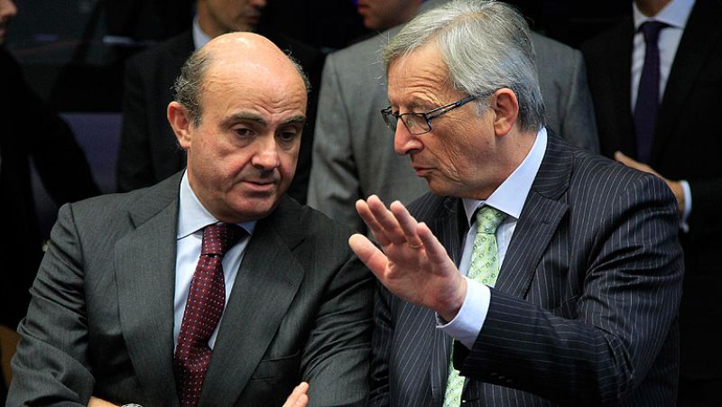 Bruselas pide a España cumplir "estrictamente" con el déficit