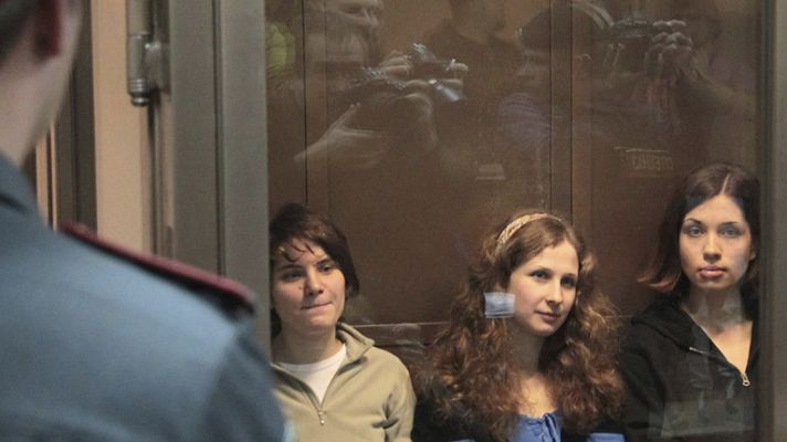 Informativo 24h - Las Pussy Riot se disculpan ante los creyentes en su apelación y piden salir en libertad