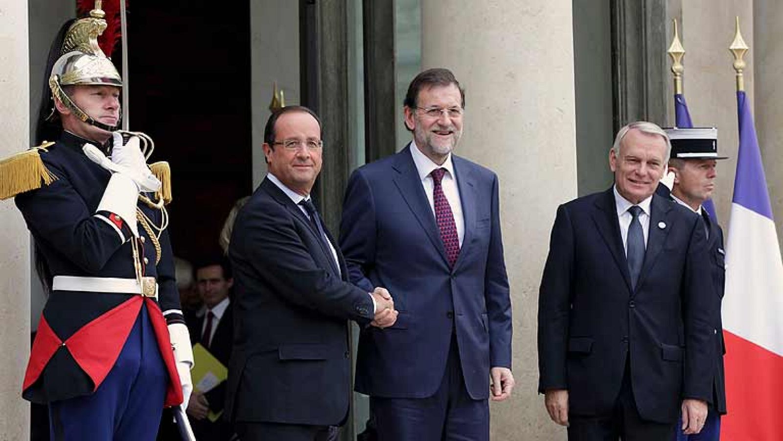 Hollande recibe a Rajoy en el Elíseo