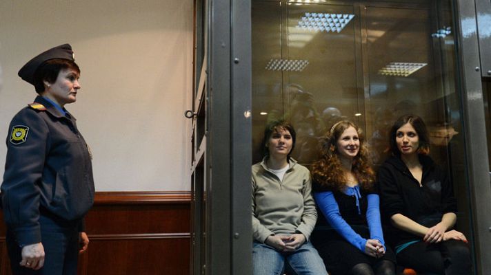 Informativo 24h - El juez deja libre a una de las Pussy Riot pero mantiene la condena de dos años a las otras dos