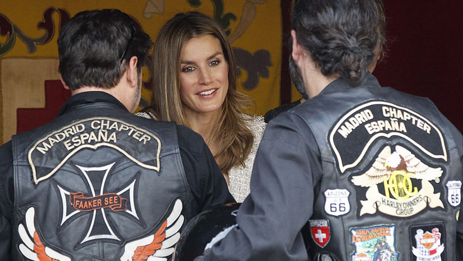 La Familia Real se vuelca con la Cruz Roja en el Día de la Banderita