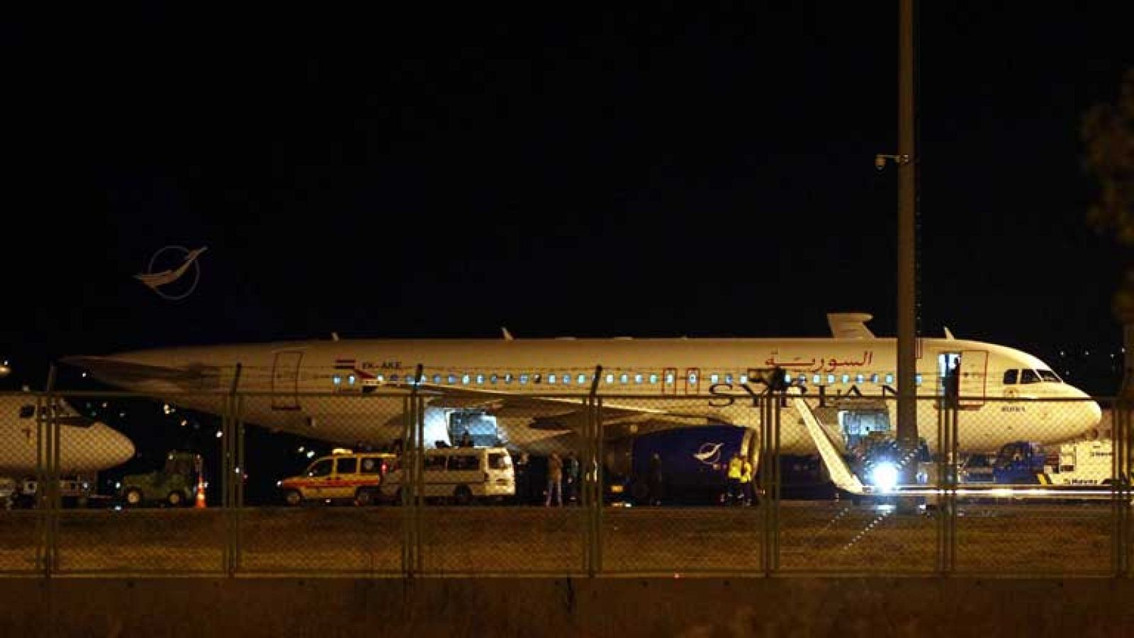 Aumenta la tensión entre Turquía y Siria, al obligar a un avión comercial sirio a aterrizar en Ankara