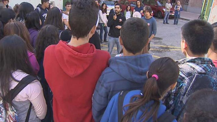 Telediario 1 - Los padres se suman a la huelga