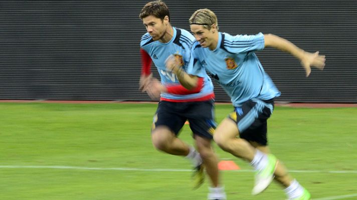 Telediario 1 - España, con la artillería cargada para recibir a Francia