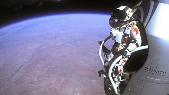 Telediario 1 - Felix Baumgartner rompió la barrera del sonido en su salto estratosférico