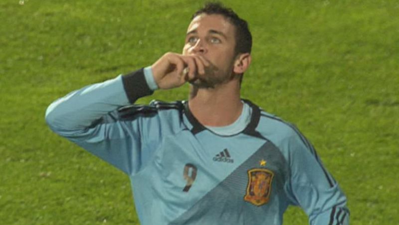 Álvaro Vázquez marca el segundo a Dinamarca (0-2)