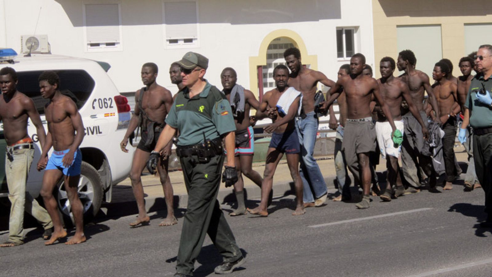 Unos 50 inmigrantes protagonizan otro intento de entrada pero son repelidos