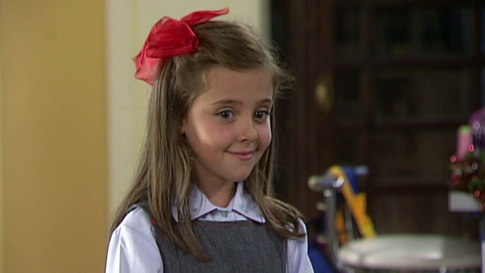 Ana y los siete - Temporada 3 - Episodio 3 - Siempre nos quedará París - Ver ahora