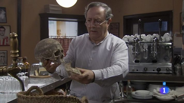 Amar en tiempos revueltos - ¿Qué hay en de 'El Asturiano?