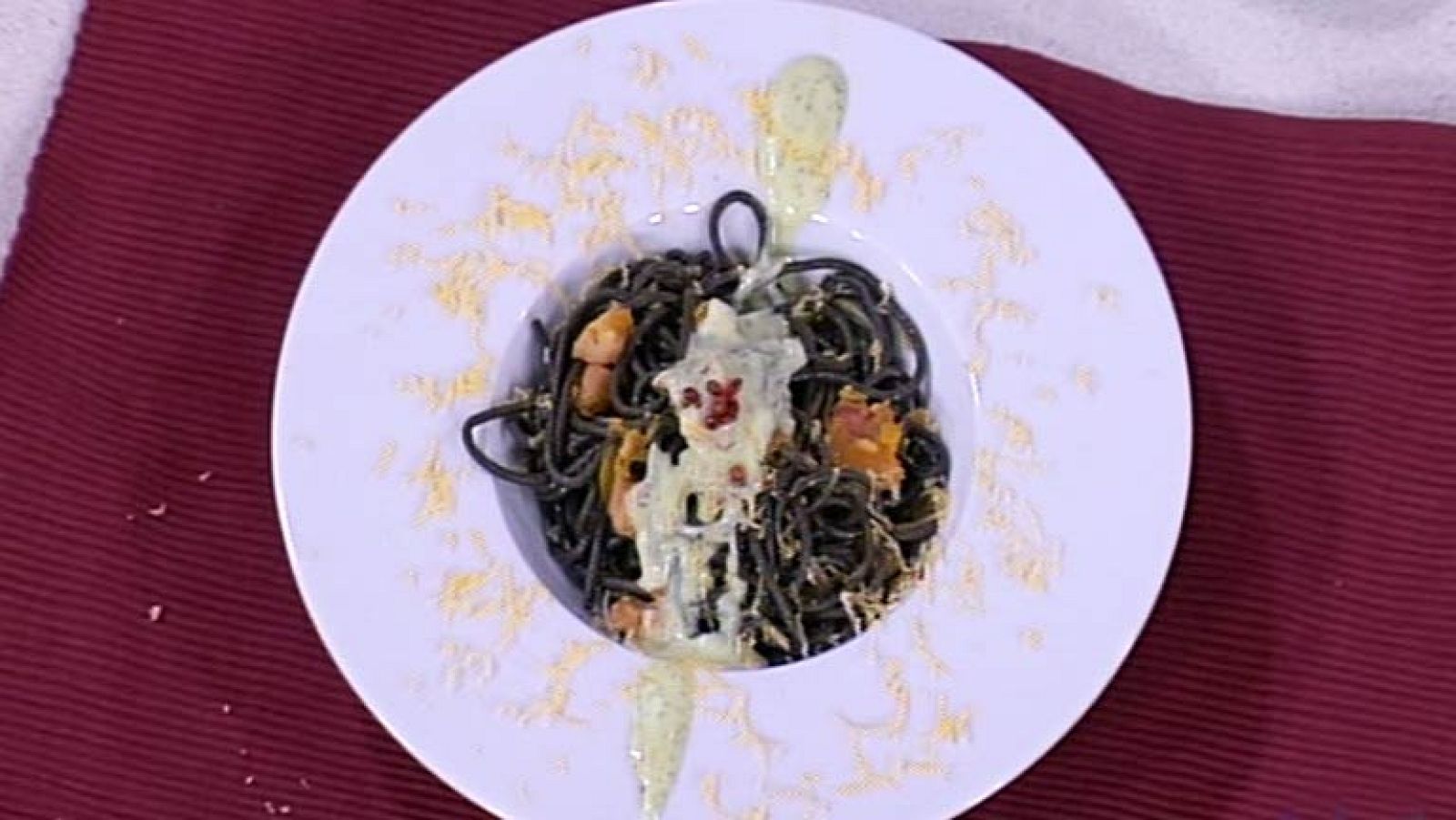 Cocina con Sergio - Pasta negra con salsa de yogur - ver ahora