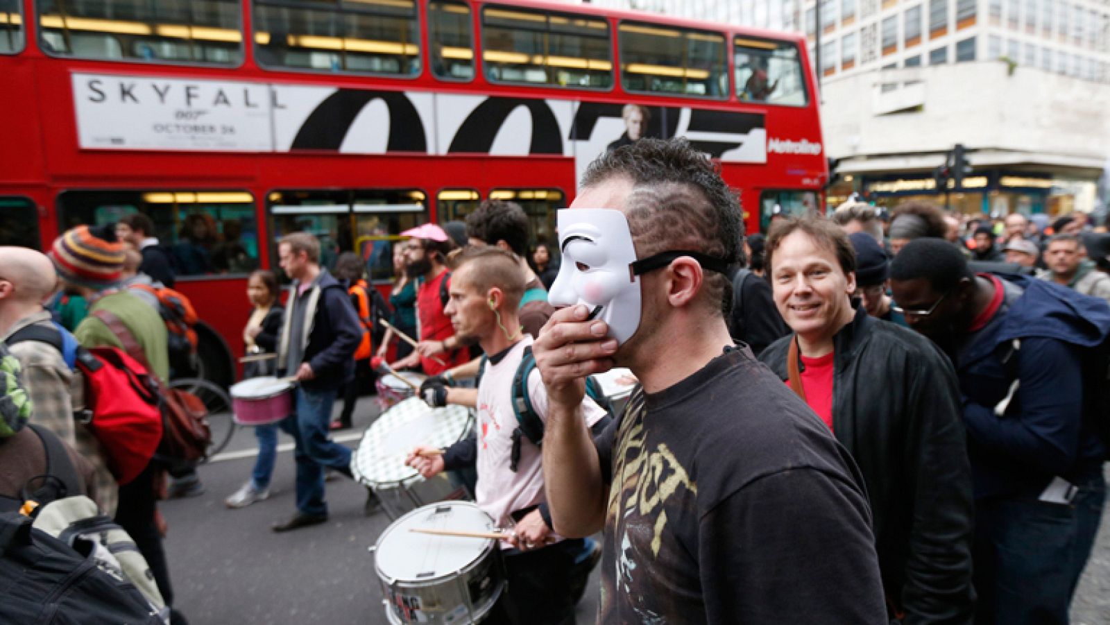 Miles de personas se manifiestan en Londres contra los recortes del Gobierno | Ver