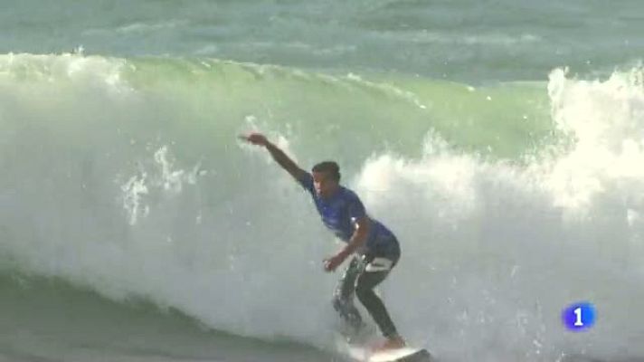 Telediario 1 - Wilson-Medina, duelo de surferos en Portugal