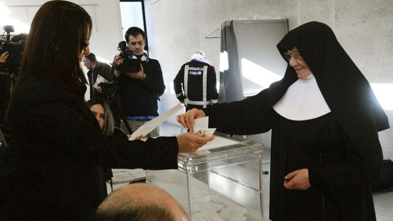 Participación del 12,71% a mediodía en las elecciones gallegas, 3,39 puntos menos que en 2009 - Informativo 24h | Ver