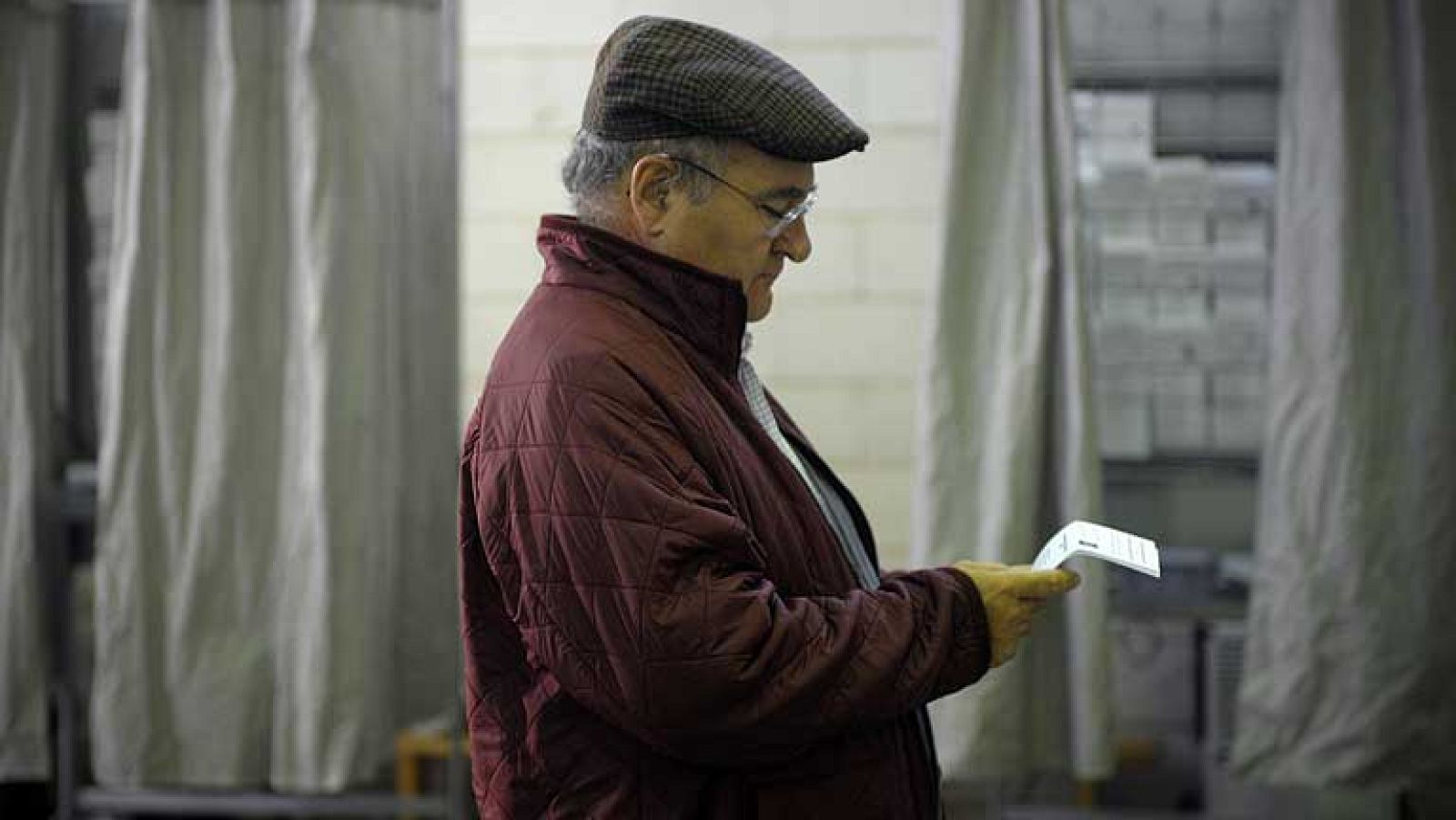 La participación en Galicia a las 17:00 baja casi siete puntos respecto a 2009