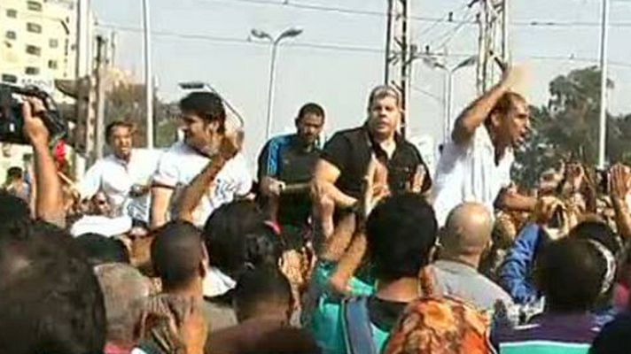 Telediario 1 - Egipto pide fútbol