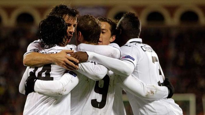 Champions League - Soldado abre brecha (0-2)